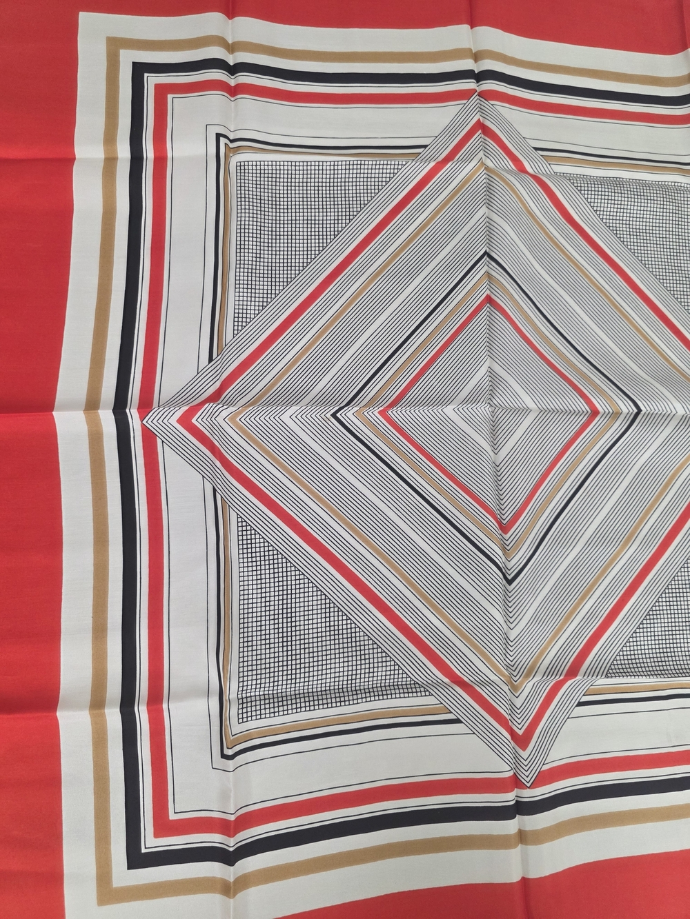 Auth 🎀  Geometric Diamond Pattern Silk Scarf ♋️🎗 - Picture 7 of 10